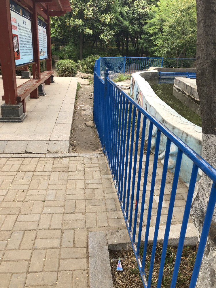 欄杆刷新維護新選擇：醇酸工業高光磁漆的卓越表現