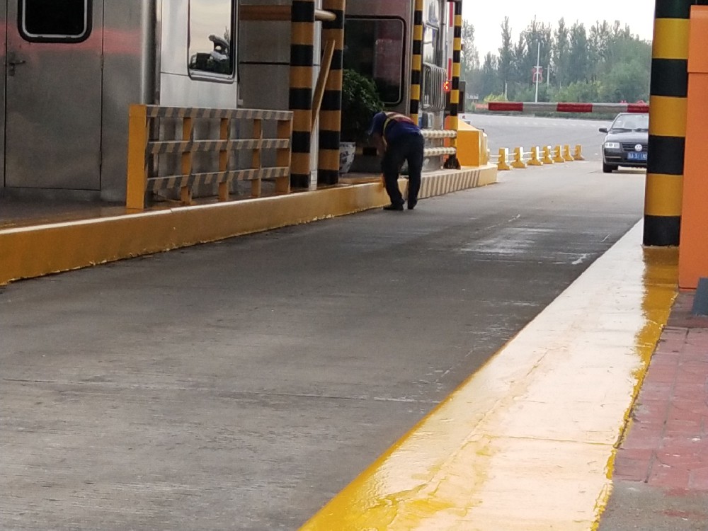 高速公路護欄維護新方案：醇酸防鏽磁漆的卓越表現