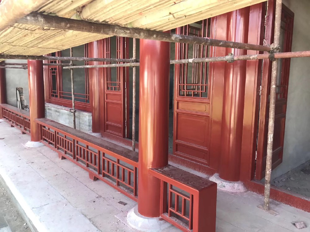 建築外牆刷新優選：醇酸清漆的卓越性能與應用