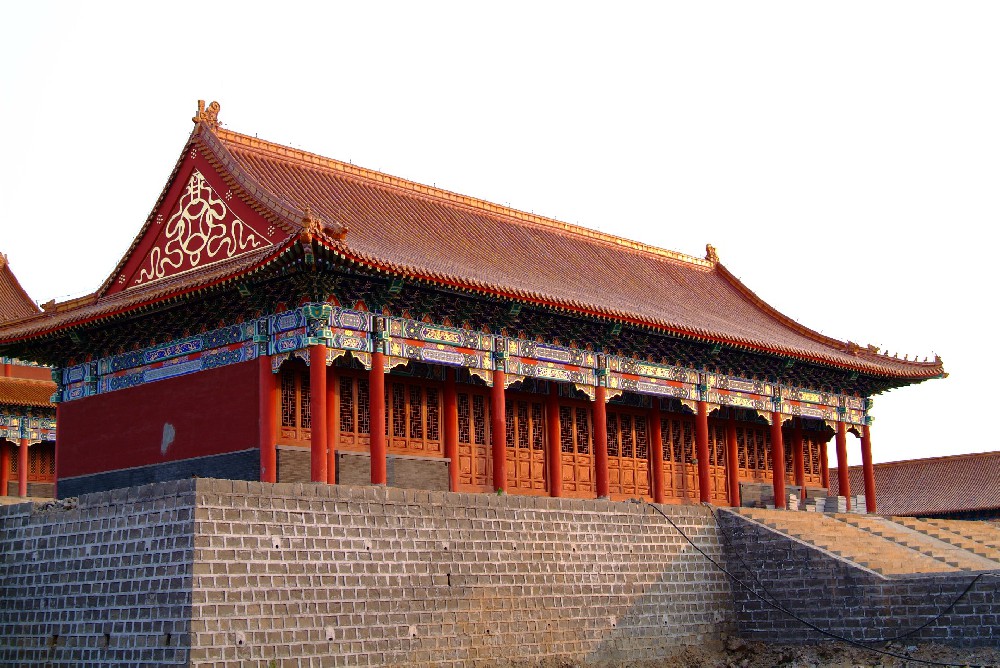 築就堅固防線，守護美好家園 —— 探索晨虹醇酸磁漆在建築外牆維護中的卓越表現